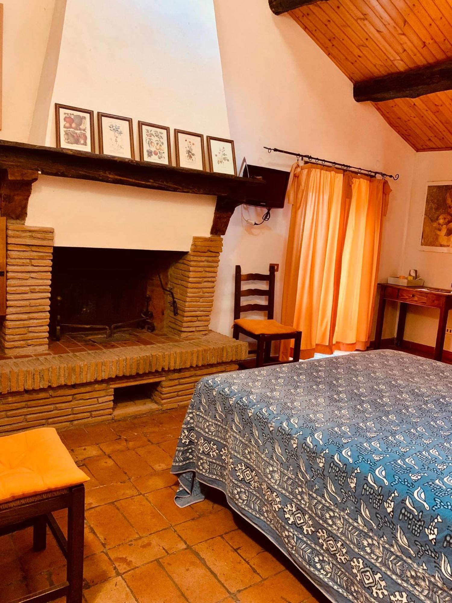 Bed and Breakfast Podere Pinzicalari Castel del Piano  Zewnętrze zdjęcie